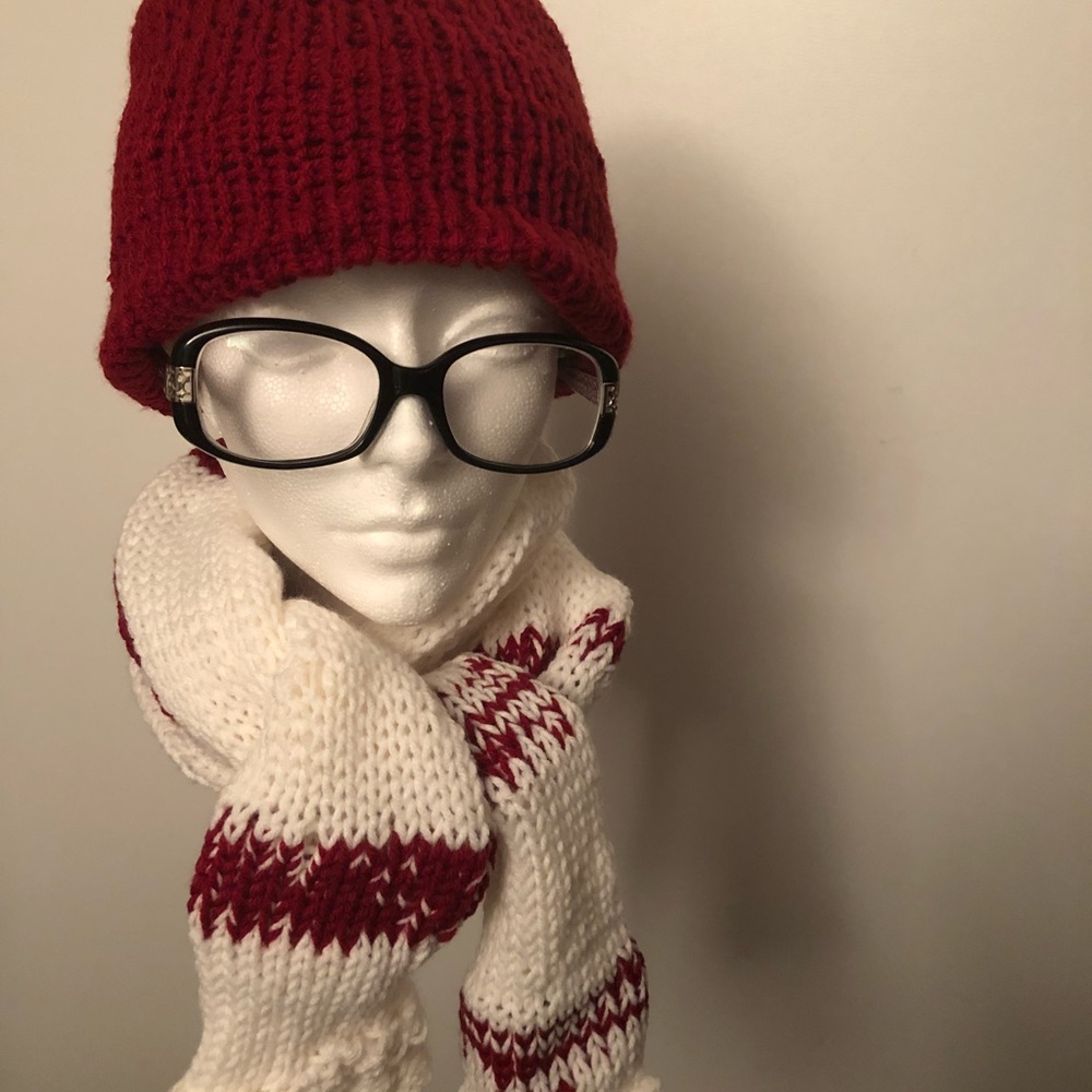 Handmade knitted hat/scarf / glove set. NWOT.